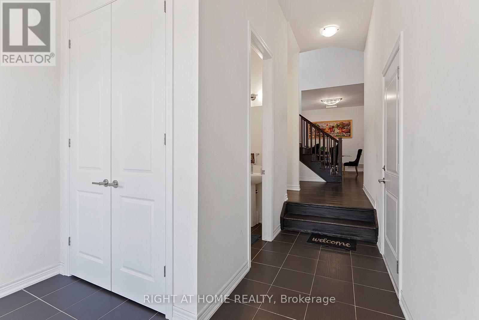 












90 SPITFIRE DRIVE

,
Hamilton (Mount Hope),




Ontario
L0R1W0

