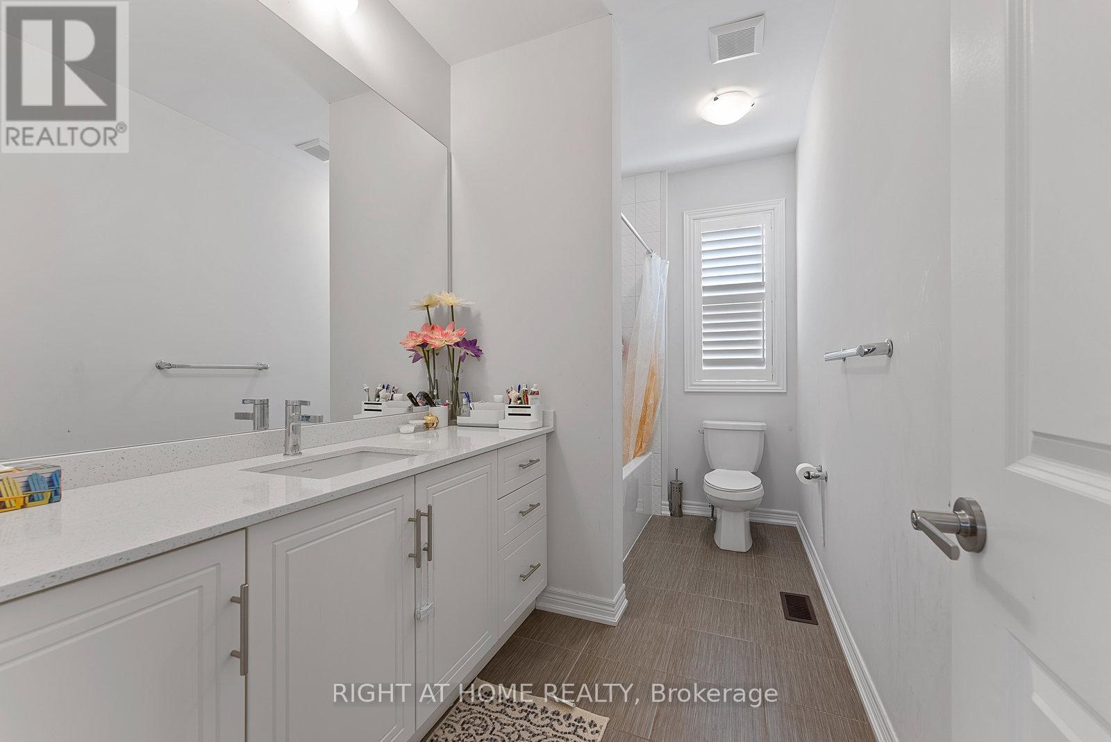 












90 SPITFIRE DRIVE

,
Hamilton (Mount Hope),




Ontario
L0R1W0

