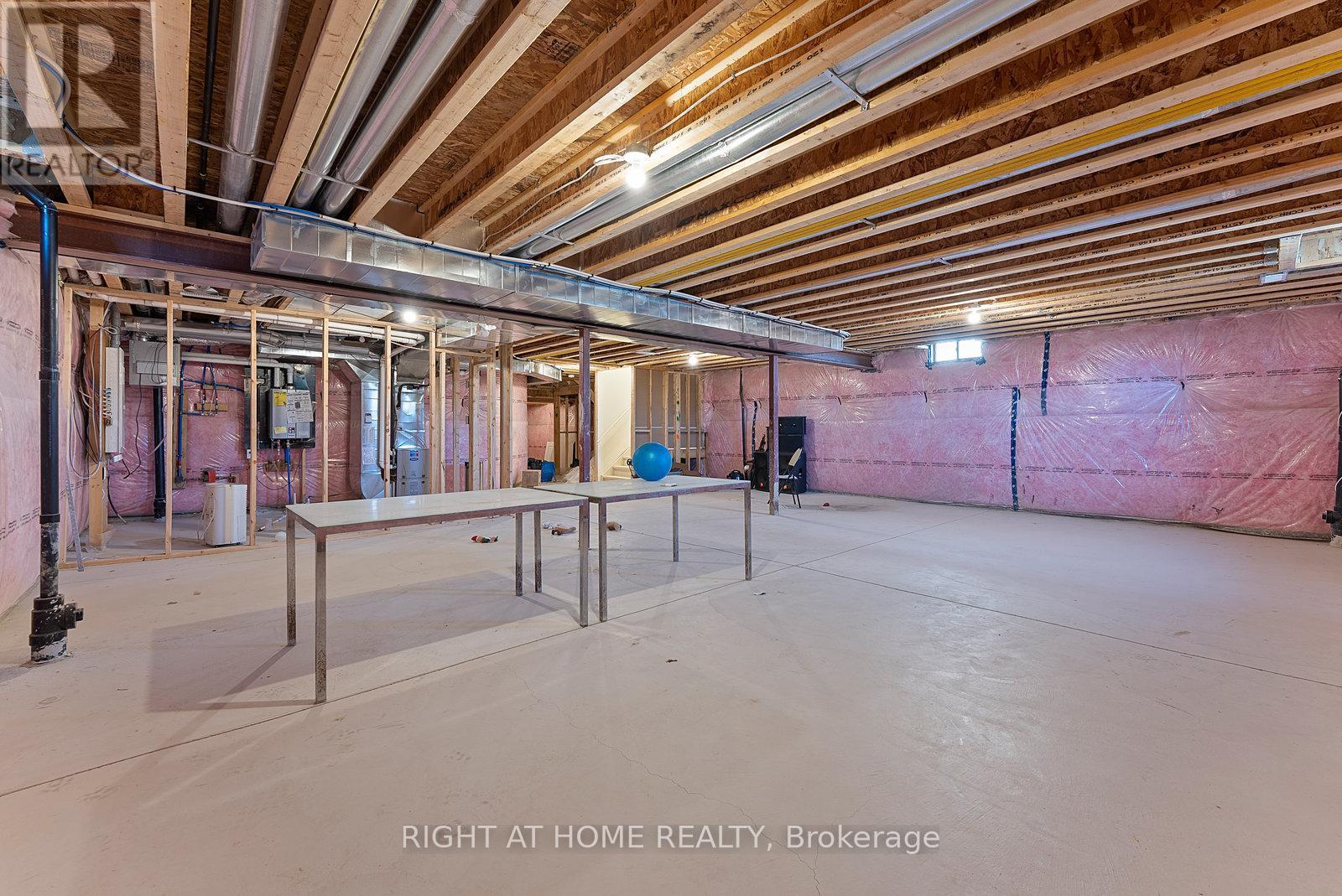 












90 SPITFIRE DRIVE

,
Hamilton (Mount Hope),




Ontario
L0R1W0

