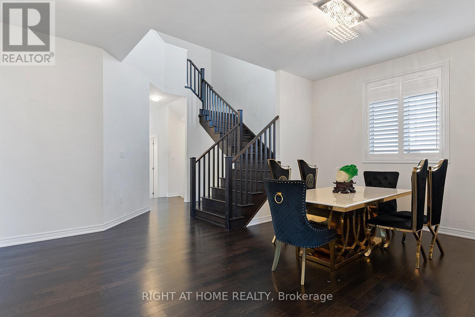 












90 SPITFIRE DRIVE

,
Hamilton (Mount Hope),




Ontario
L0R1W0

