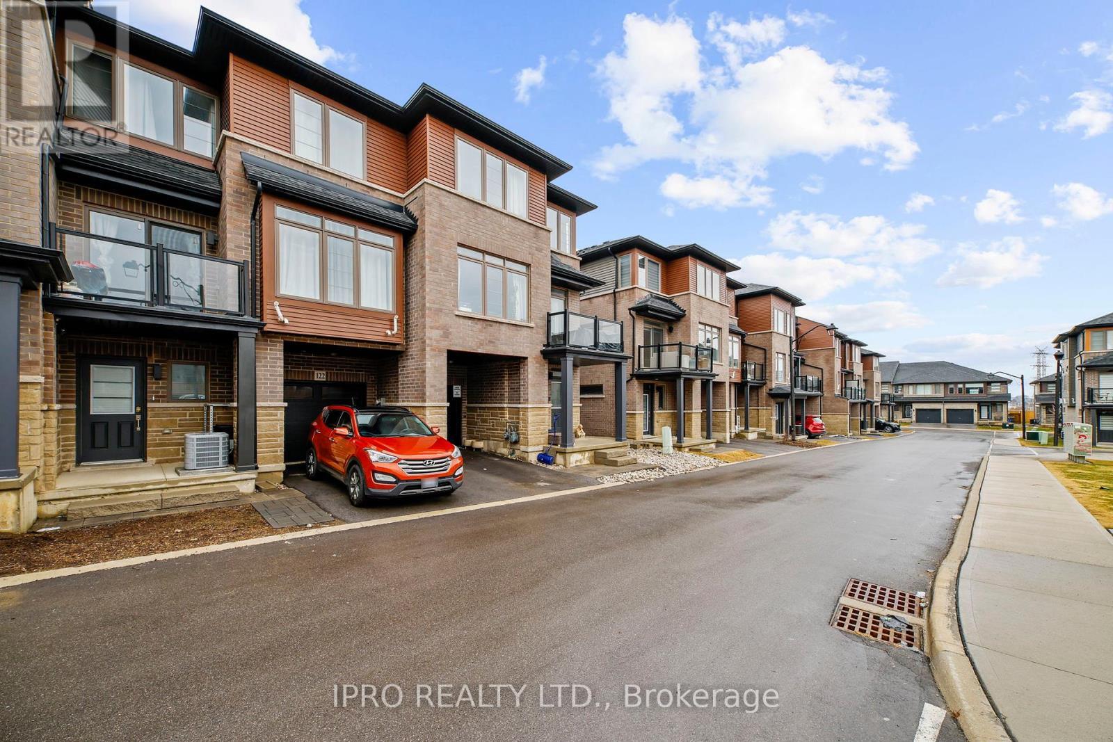 












123 - 61 SOHO STREET

,
Hamilton (Stoney Creek Mountain),




Ontario
L8J0M6

