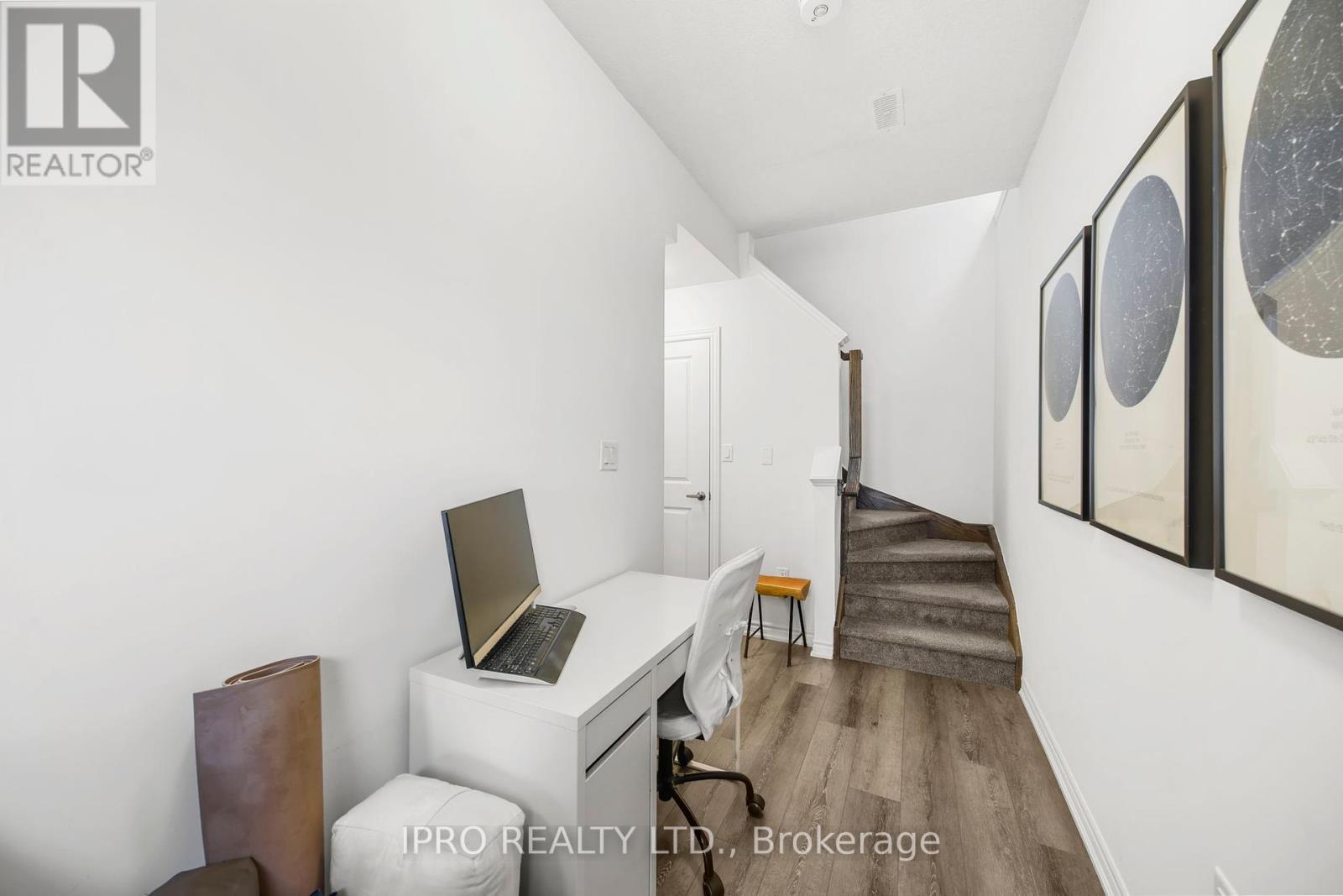 












123 - 61 SOHO STREET

,
Hamilton (Stoney Creek Mountain),




Ontario
L8J0M6

