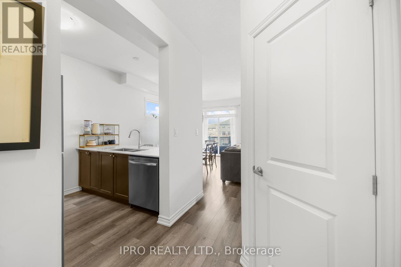












123 - 61 SOHO STREET

,
Hamilton (Stoney Creek Mountain),




Ontario
L8J0M6

