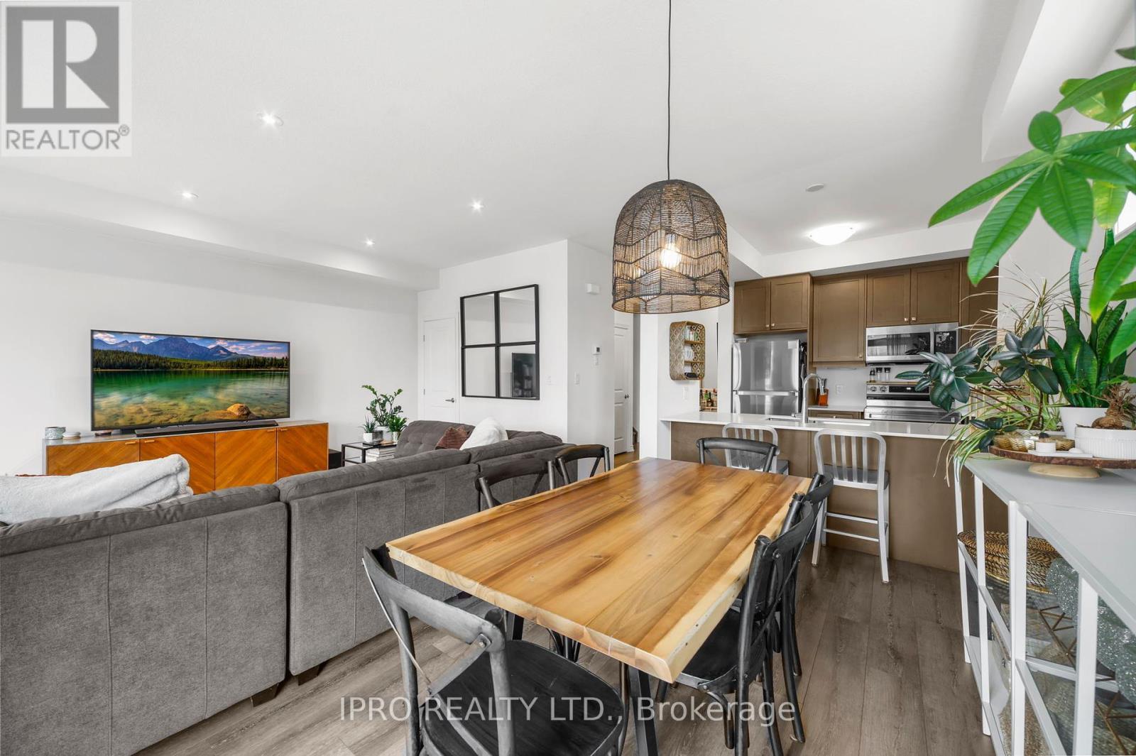












123 - 61 SOHO STREET

,
Hamilton (Stoney Creek Mountain),




Ontario
L8J0M6

