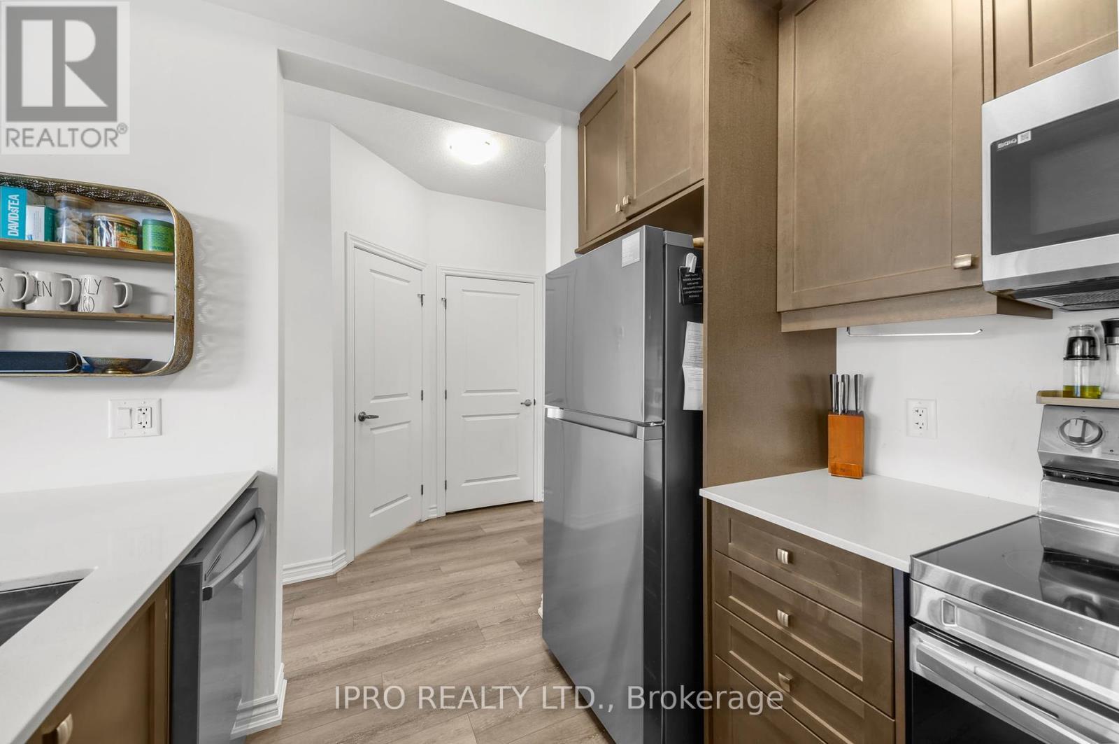 












123 - 61 SOHO STREET

,
Hamilton (Stoney Creek Mountain),




Ontario
L8J0M6

