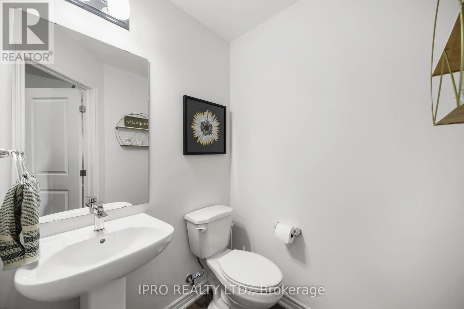 












123 - 61 SOHO STREET

,
Hamilton (Stoney Creek Mountain),




Ontario
L8J0M6

