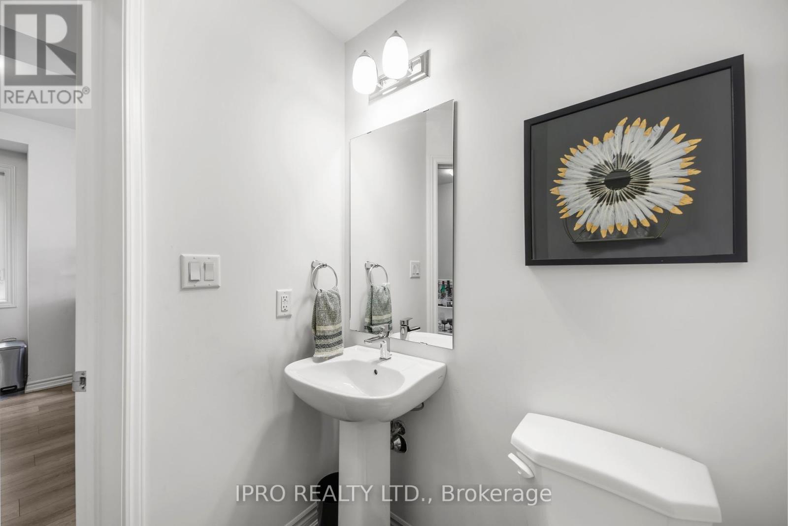 












123 - 61 SOHO STREET

,
Hamilton (Stoney Creek Mountain),




Ontario
L8J0M6

