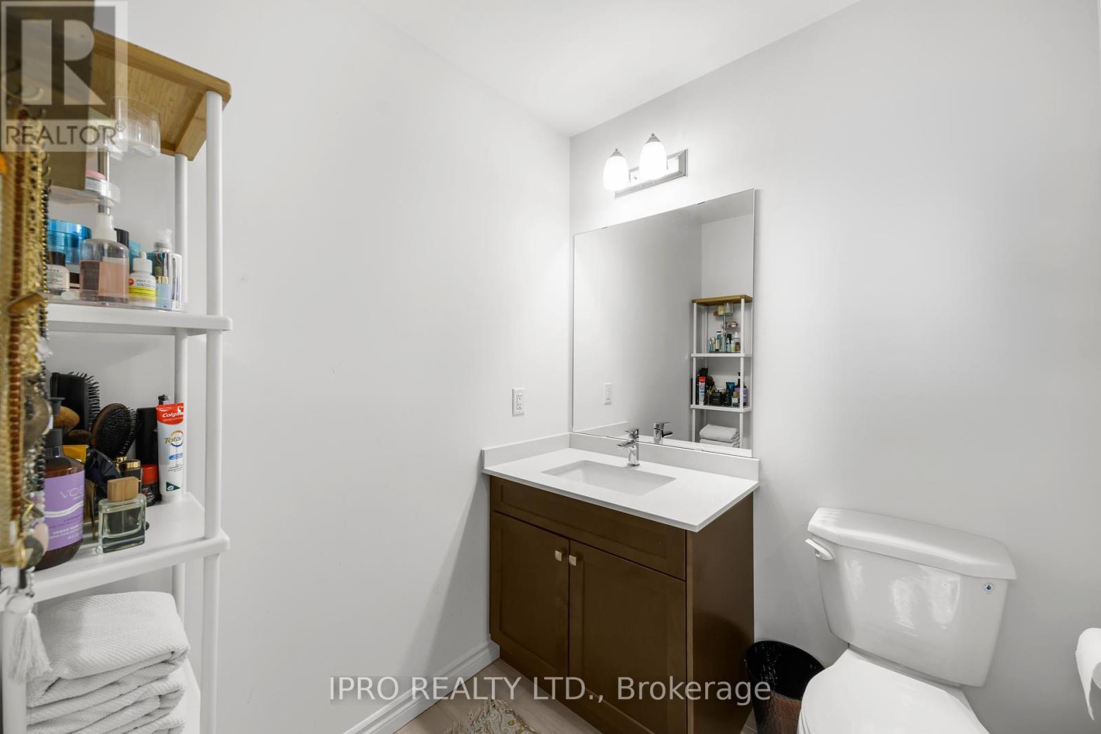 












123 - 61 SOHO STREET

,
Hamilton (Stoney Creek Mountain),




Ontario
L8J0M6

