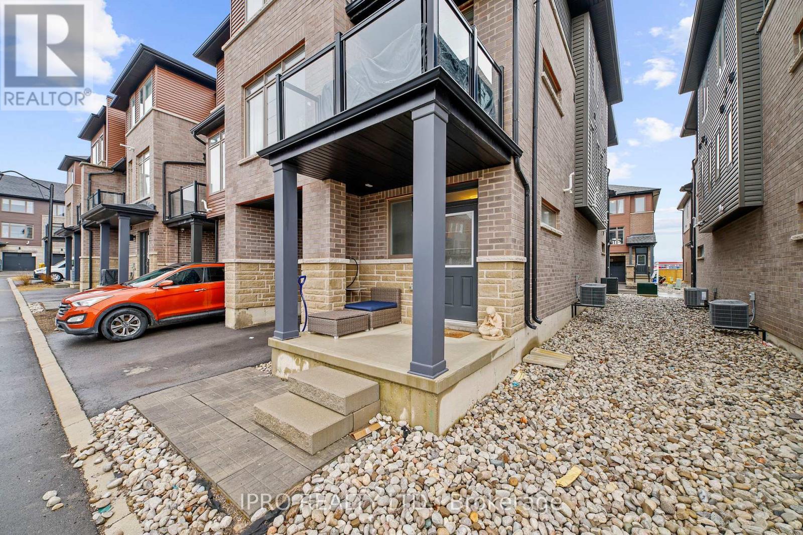 












123 - 61 SOHO STREET

,
Hamilton (Stoney Creek Mountain),




Ontario
L8J0M6

