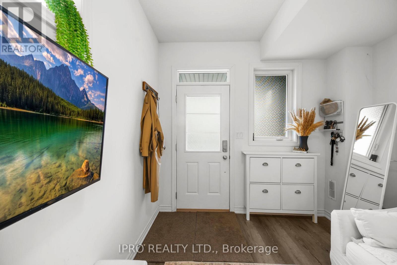 












123 - 61 SOHO STREET

,
Hamilton (Stoney Creek Mountain),




Ontario
L8J0M6

