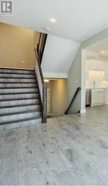












44 - 811 SARNIA ROAD

,
London North (North M),




Ontario
N6H0K3

