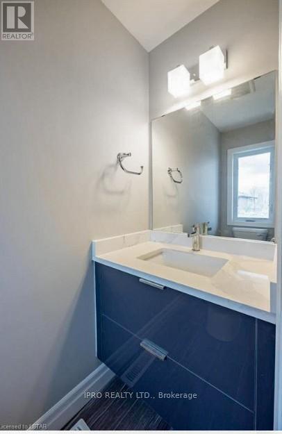 












44 - 811 SARNIA ROAD

,
London North (North M),




Ontario
N6H0K3


