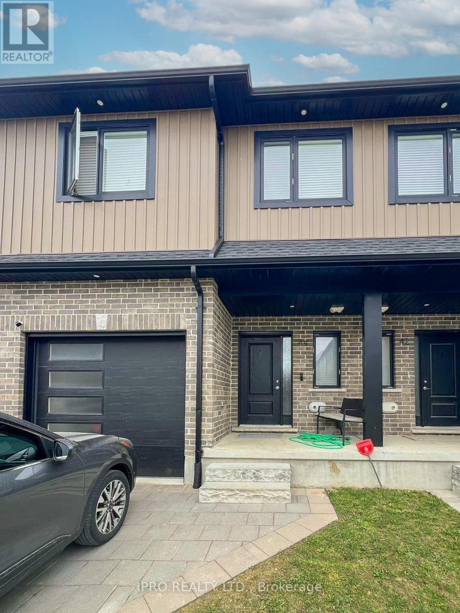 












44 - 811 SARNIA ROAD

,
London North (North M),




Ontario
N6H0K3

