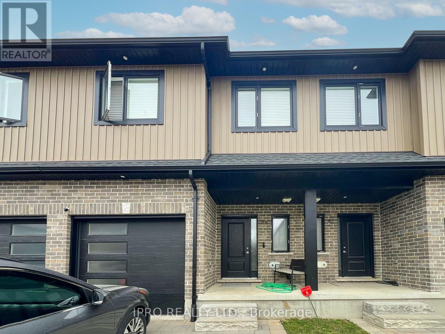 












44 - 811 SARNIA ROAD

,
London North (North M),




Ontario
N6H0K3

