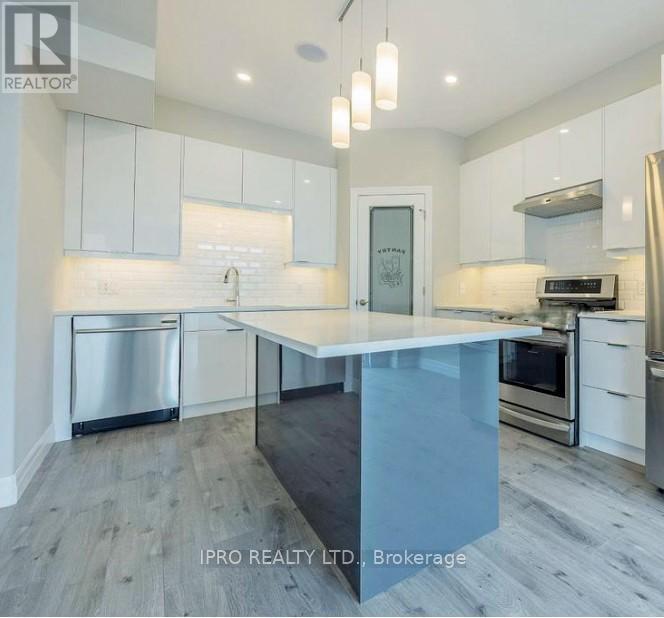 












44 - 811 SARNIA ROAD

,
London North (North M),




Ontario
N6H0K3

