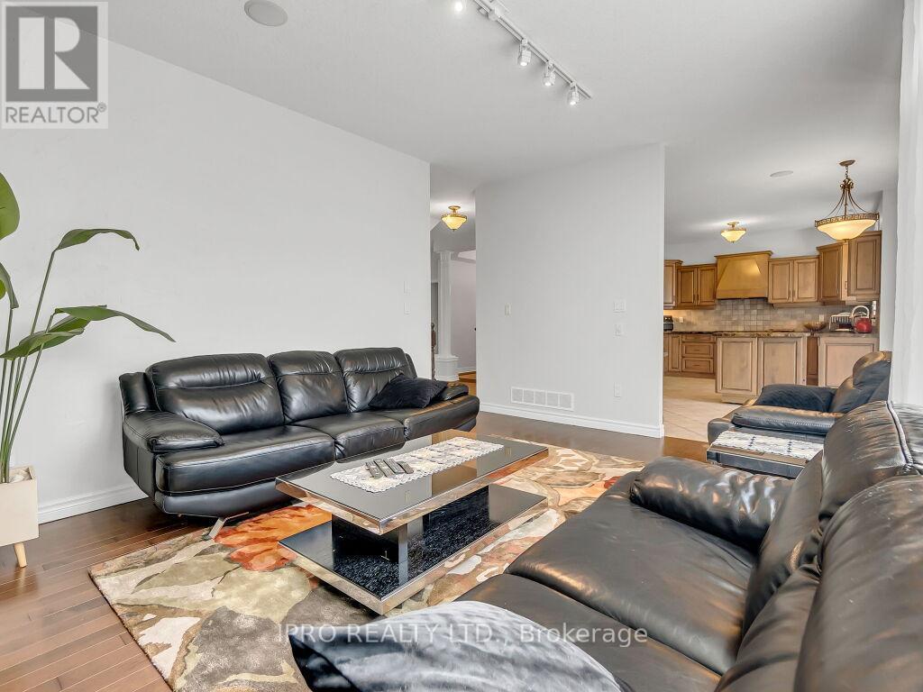 












18 TOVELL DRIVE

,
Guelph (Willow West/Sugarbush/West Acres),




Ontario
N1K1Z6

