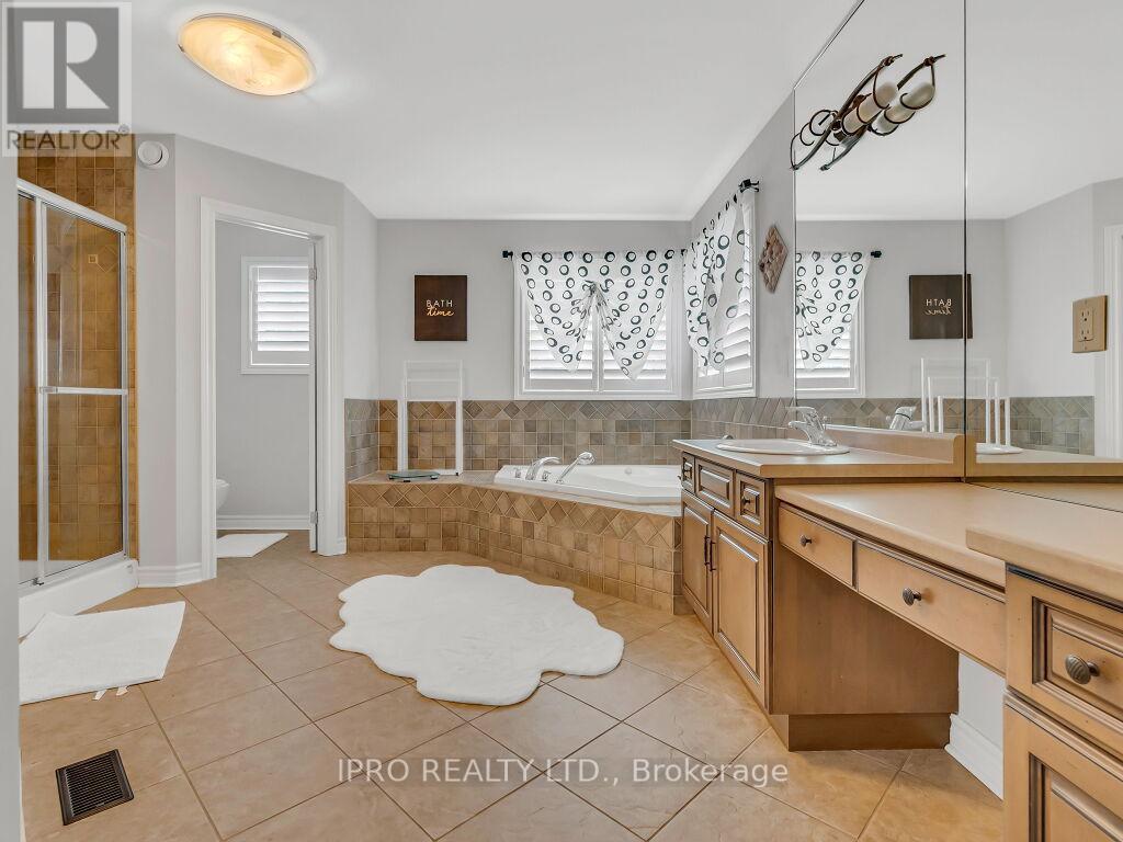 












18 TOVELL DRIVE

,
Guelph (Willow West/Sugarbush/West Acres),




Ontario
N1K1Z6

