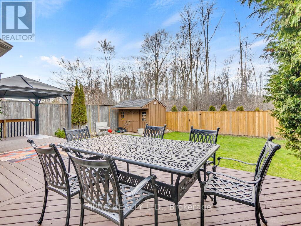 












18 TOVELL DRIVE

,
Guelph (Willow West/Sugarbush/West Acres),




Ontario
N1K1Z6

