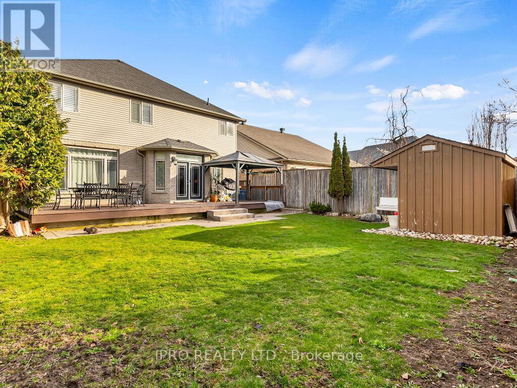 












18 TOVELL DRIVE

,
Guelph (Willow West/Sugarbush/West Acres),




Ontario
N1K1Z6

