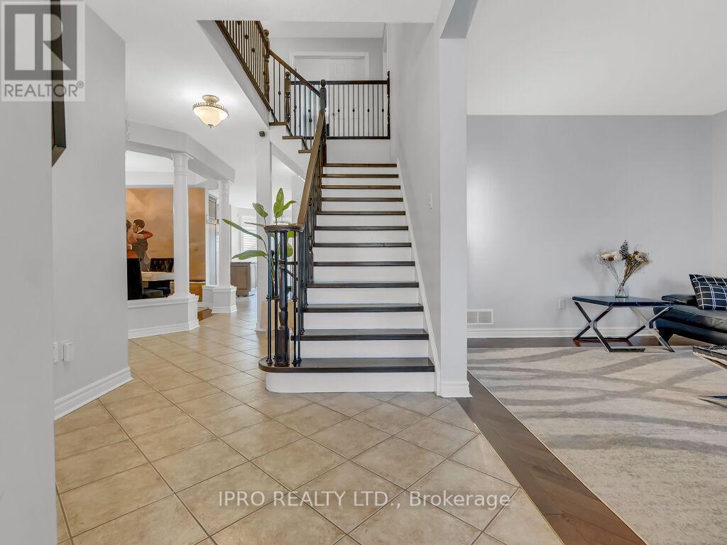












18 TOVELL DRIVE

,
Guelph (Willow West/Sugarbush/West Acres),




Ontario
N1K1Z6

