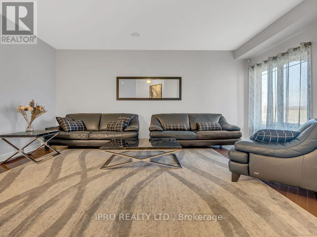 












18 TOVELL DRIVE

,
Guelph (Willow West/Sugarbush/West Acres),




Ontario
N1K1Z6

