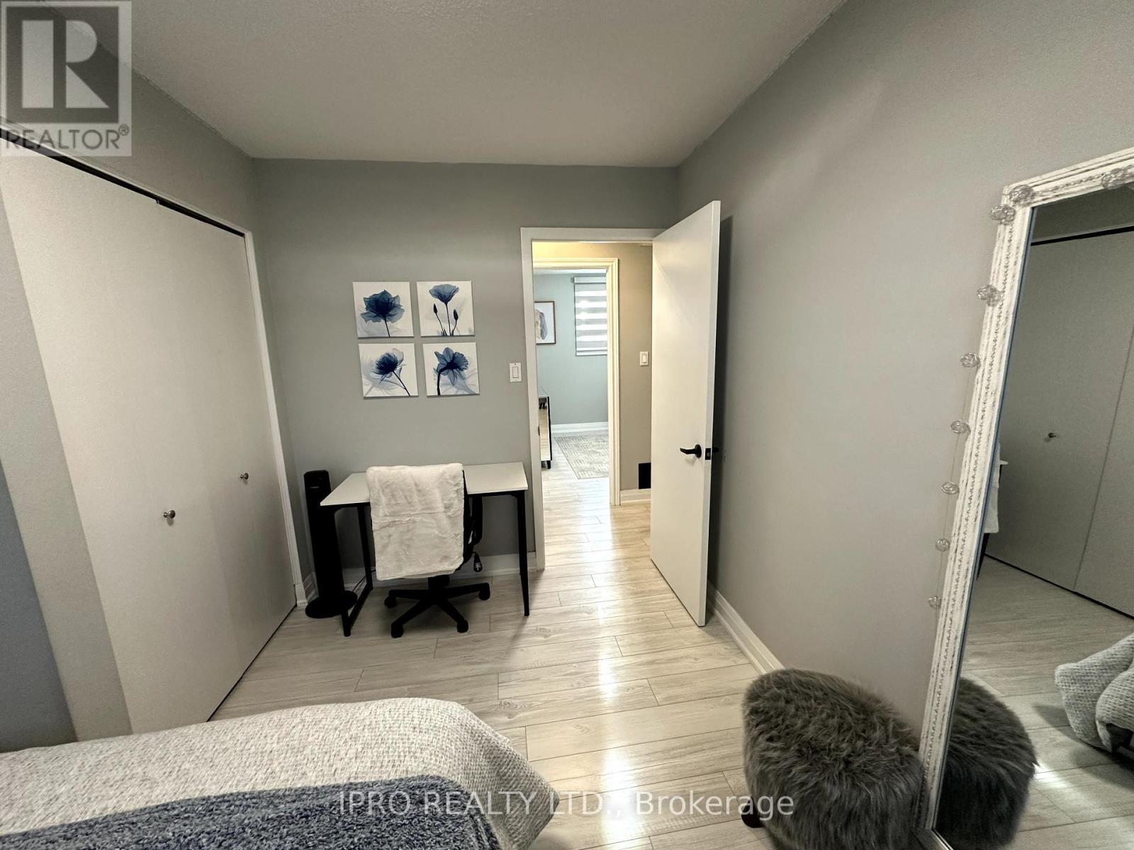 












31 STIRLING MACGREGOR DRIVE

,
Cambridge,




Ontario
N1S4N4

