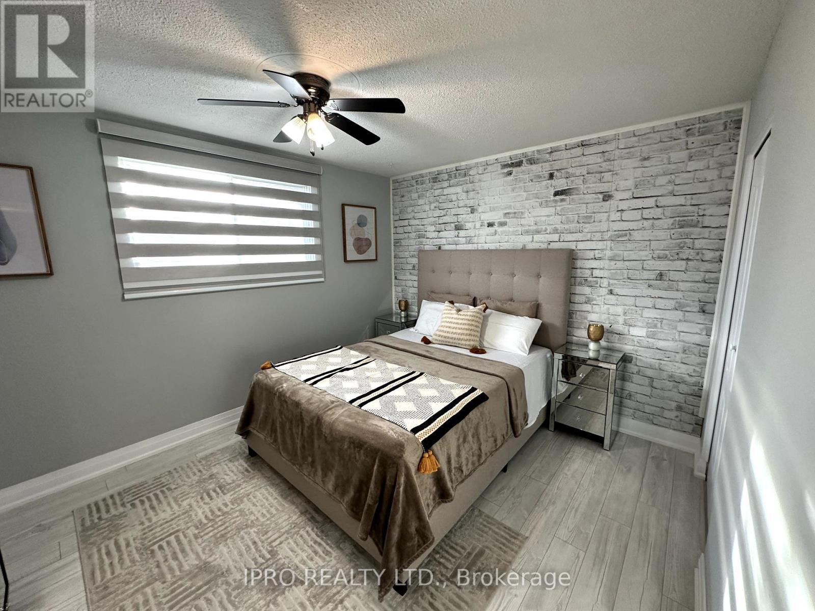












31 STIRLING MACGREGOR DRIVE

,
Cambridge,




Ontario
N1S4N4

