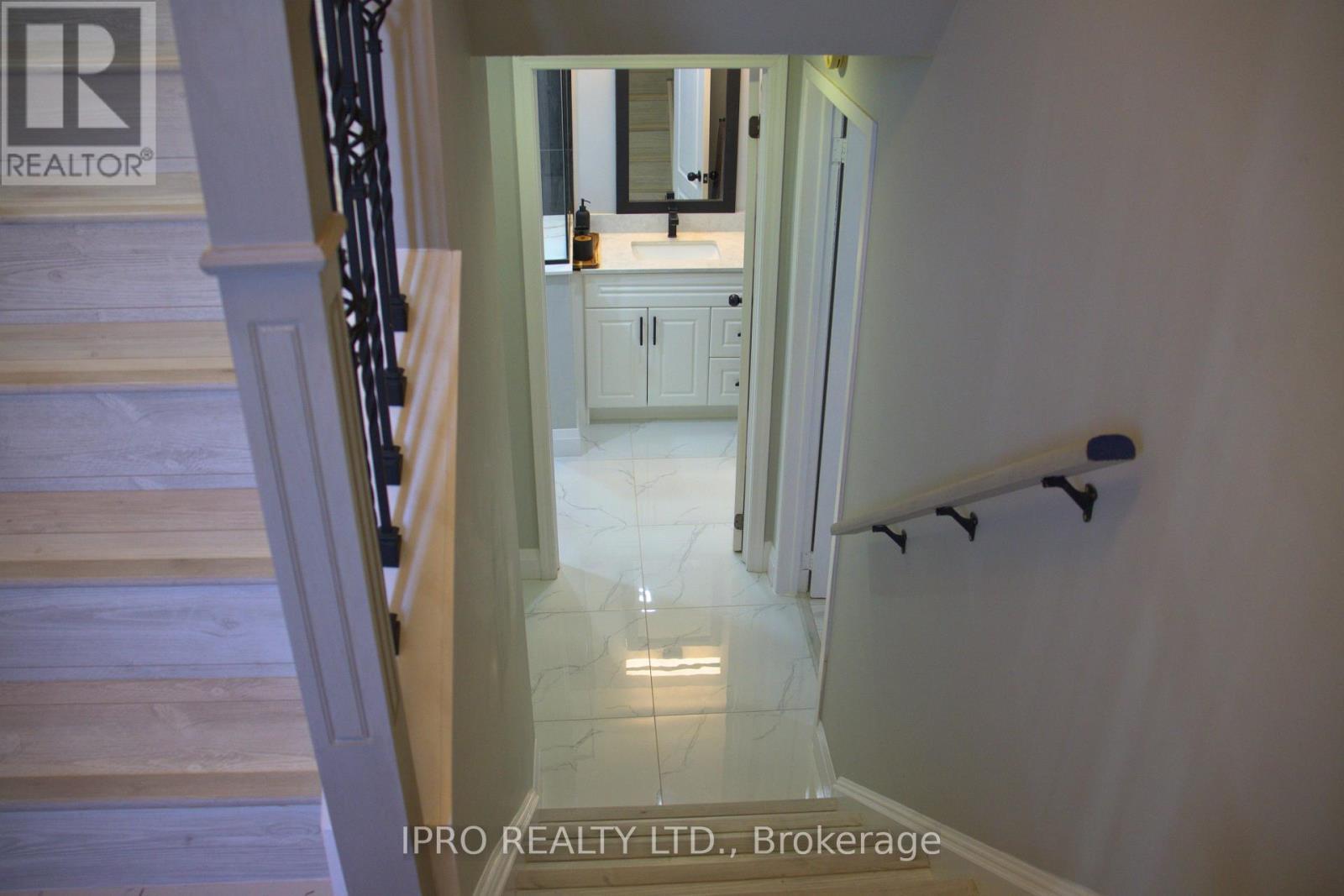 












31 STIRLING MACGREGOR DRIVE

,
Cambridge,




Ontario
N1S4N4

