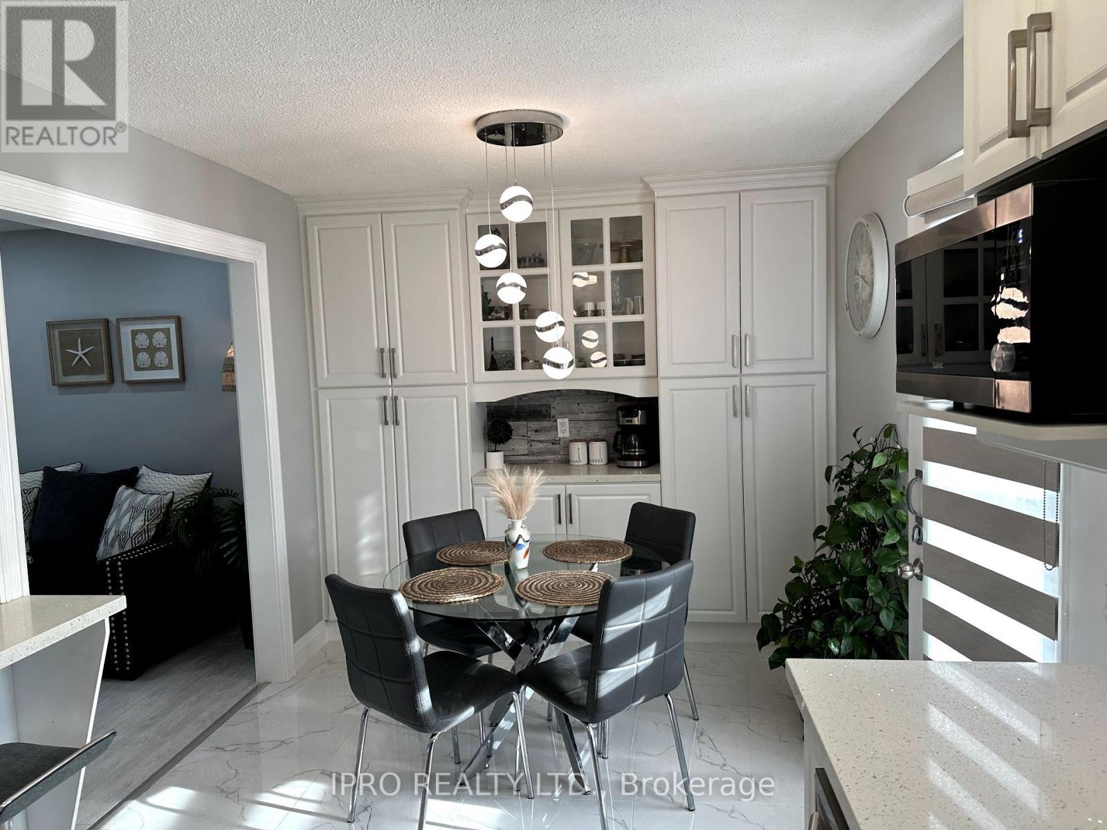 












31 STIRLING MACGREGOR DRIVE

,
Cambridge,




Ontario
N1S4N4

