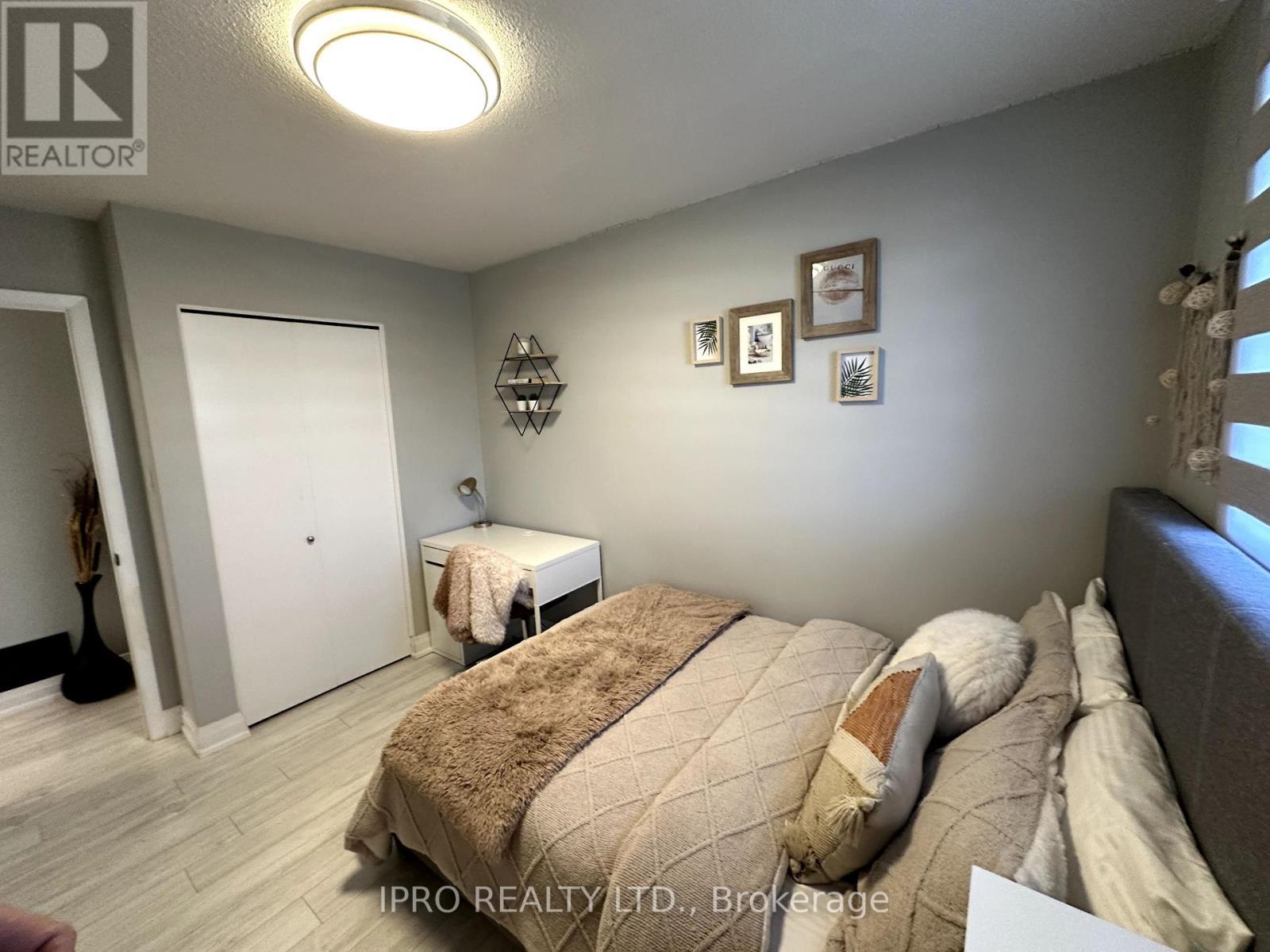 












31 STIRLING MACGREGOR DRIVE

,
Cambridge,




Ontario
N1S4N4

