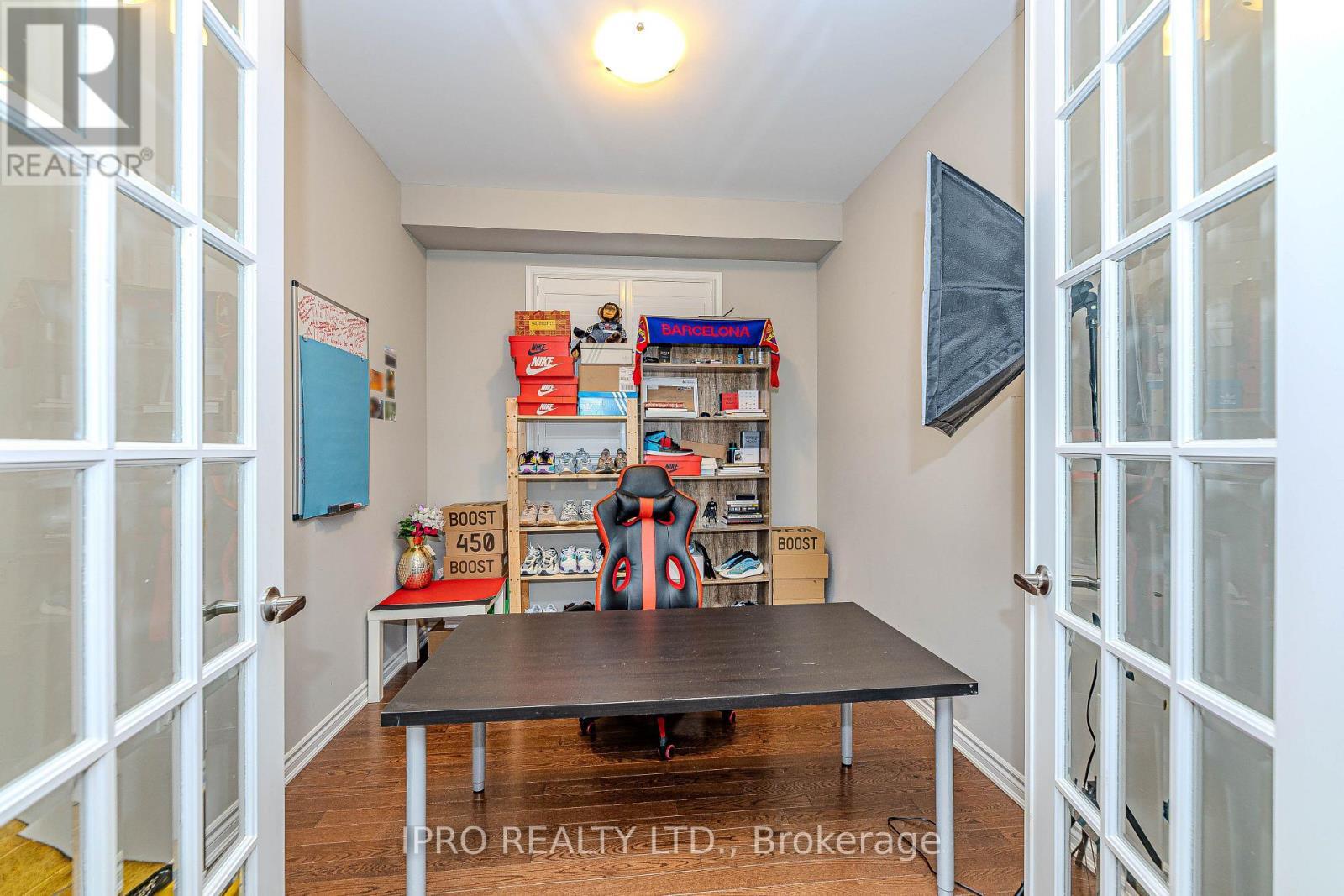 












296 RIDGE ROAD

,
Cambridge,




Ontario
N3E0B9

