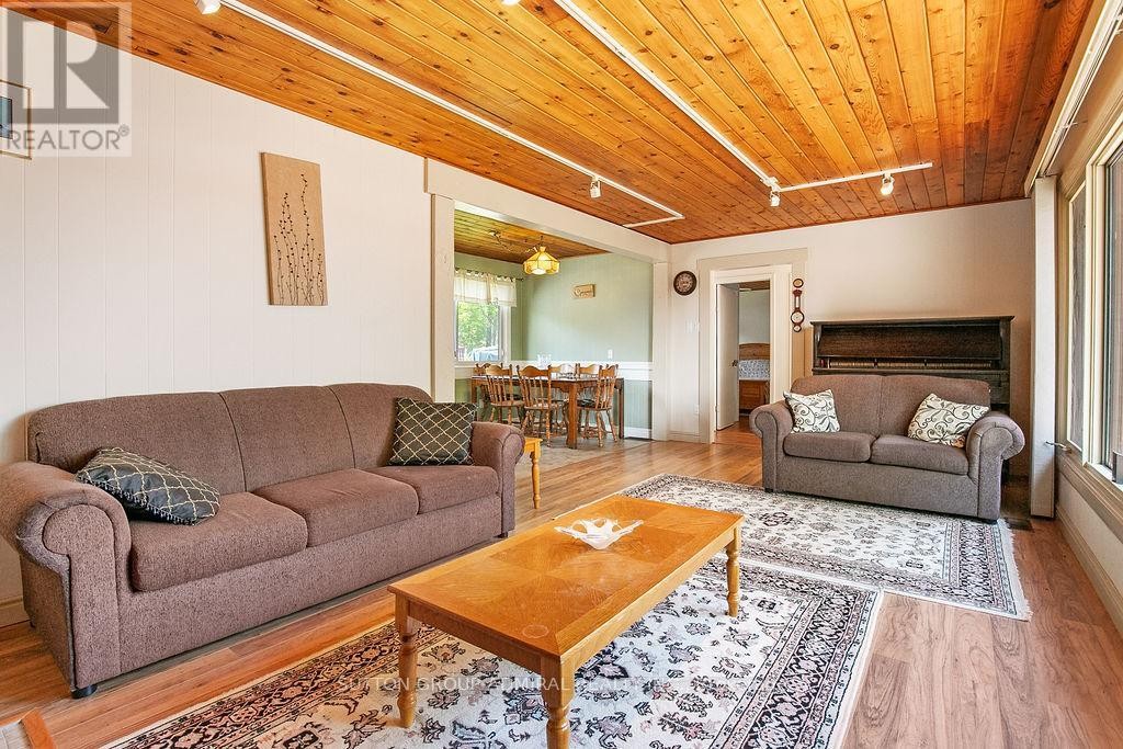 












116 MYSTIC POINT ROAD

,
Trent Lakes,




Ontario
K0L1J0

