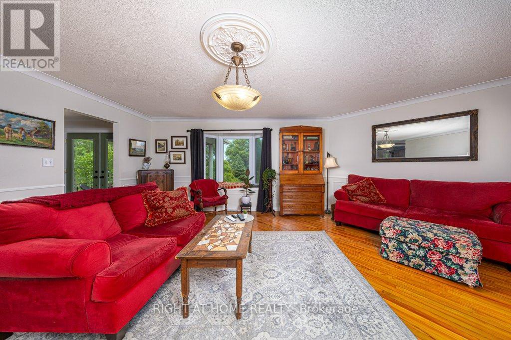 












550 QUEEN STREET E

,
Gananoque,




Ontario
K7G2B1

