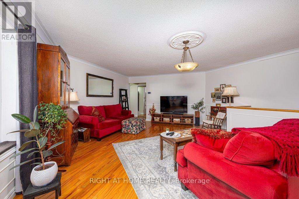 












550 QUEEN STREET E

,
Gananoque,




Ontario
K7G2B1


