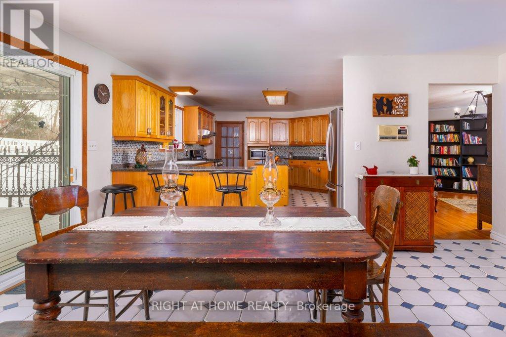 












550 QUEEN STREET E

,
Gananoque,




Ontario
K7G2B1

