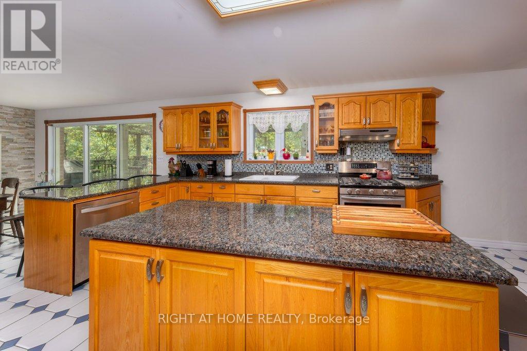 












550 QUEEN STREET E

,
Gananoque,




Ontario
K7G2B1

