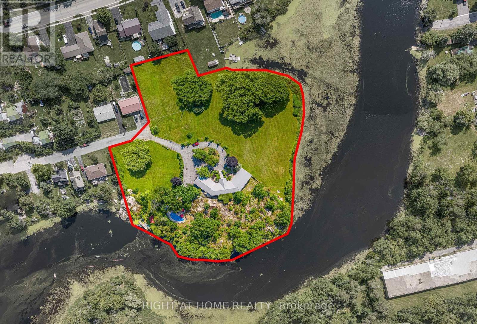 












550 QUEEN STREET E

,
Gananoque,




Ontario
K7G2B1

