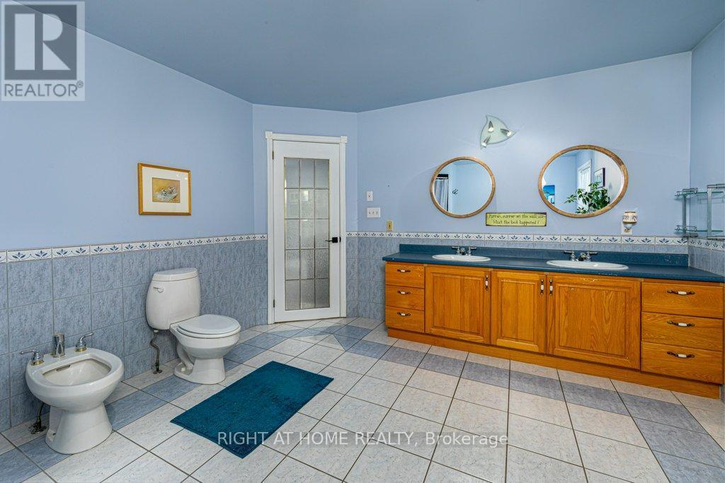 












550 QUEEN STREET E

,
Gananoque,




Ontario
K7G2B1

