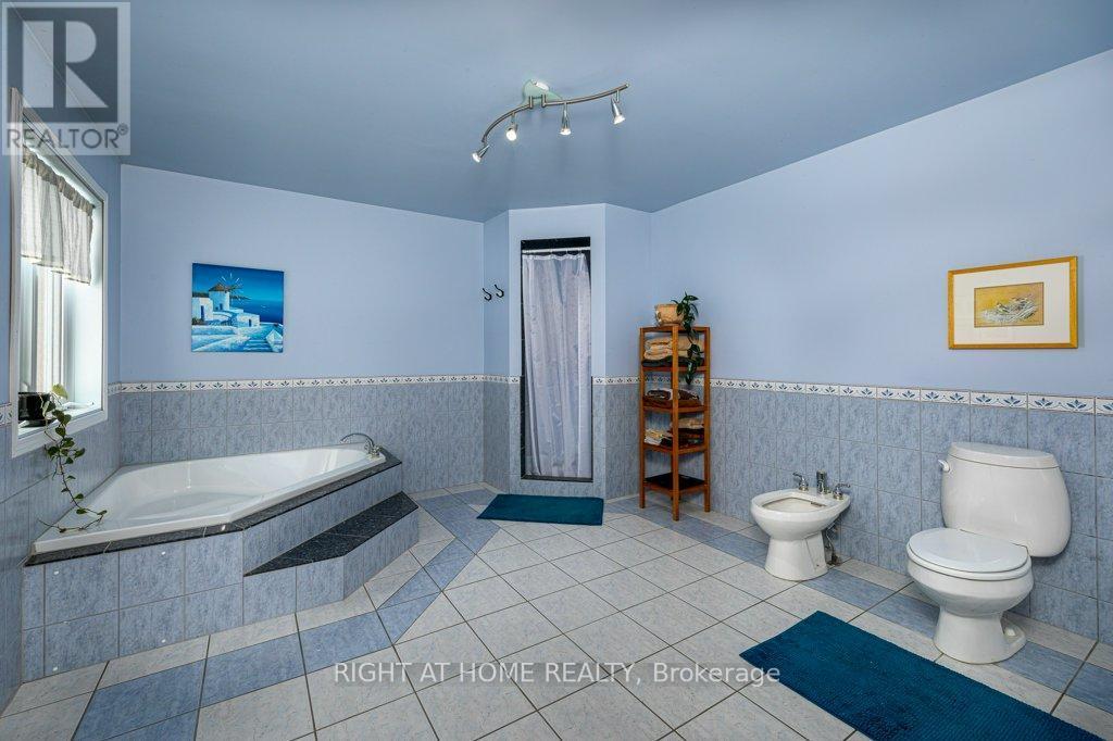 












550 QUEEN STREET E

,
Gananoque,




Ontario
K7G2B1


