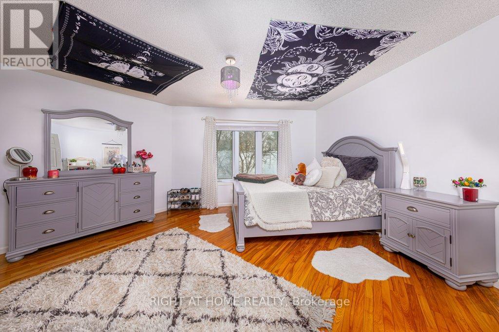












550 QUEEN STREET E

,
Gananoque,




Ontario
K7G2B1

