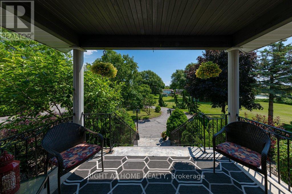 












550 QUEEN STREET E

,
Gananoque,




Ontario
K7G2B1

