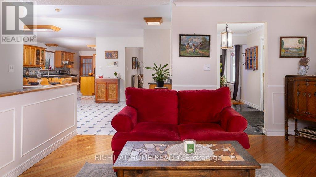 












550 QUEEN STREET E

,
Gananoque,




Ontario
K7G2B1

