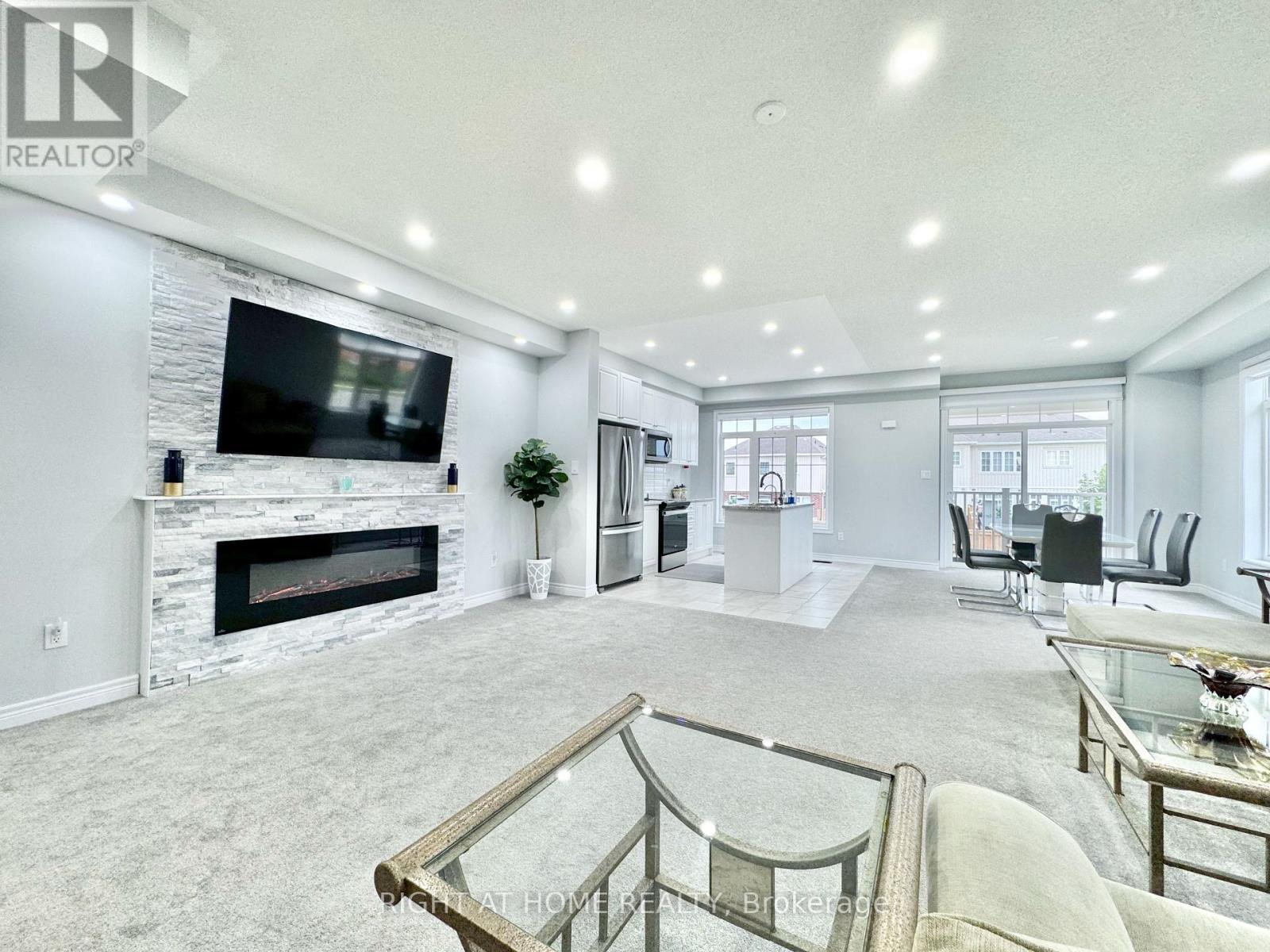 












39 - 113 HARTLEY AVENUE

,
Brant (Paris),




Ontario
N3L0K8

