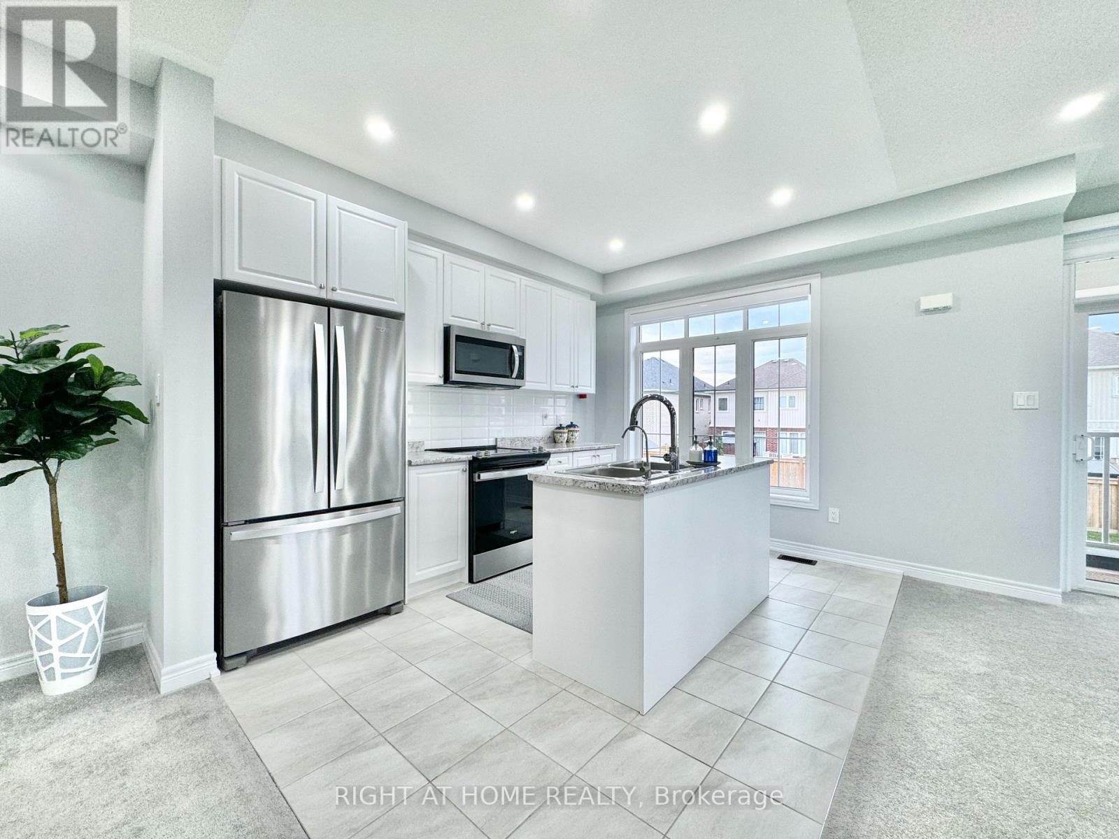 












39 - 113 HARTLEY AVENUE

,
Brant (Paris),




Ontario
N3L0K8

