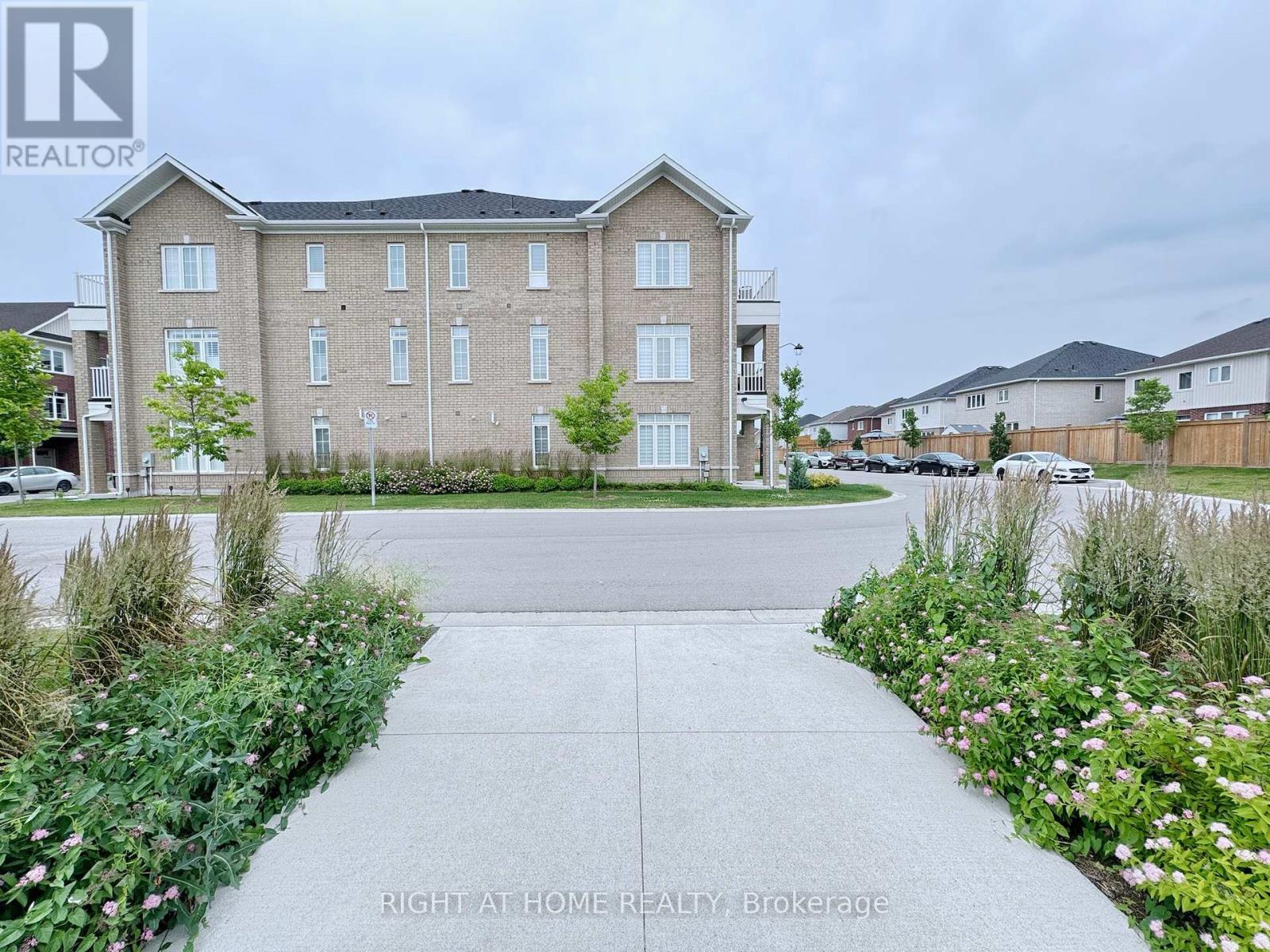 












39 - 113 HARTLEY AVENUE

,
Brant (Paris),




Ontario
N3L0K8

