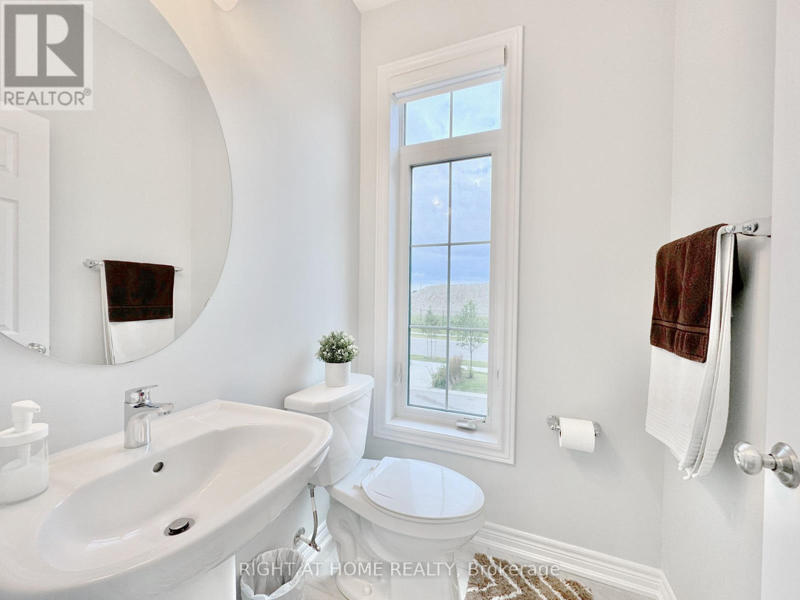 












39 - 113 HARTLEY AVENUE

,
Brant (Paris),




Ontario
N3L0K8


