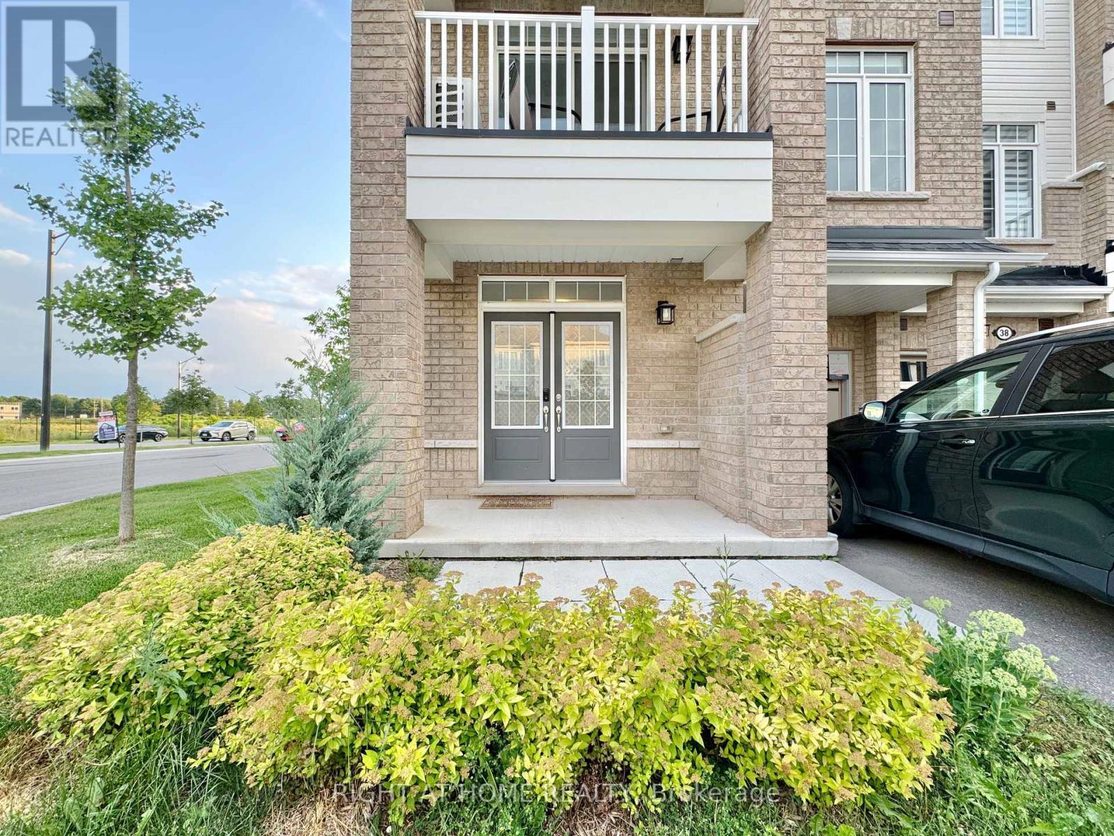 












39 - 113 HARTLEY AVENUE

,
Brant (Paris),




Ontario
N3L0K8


