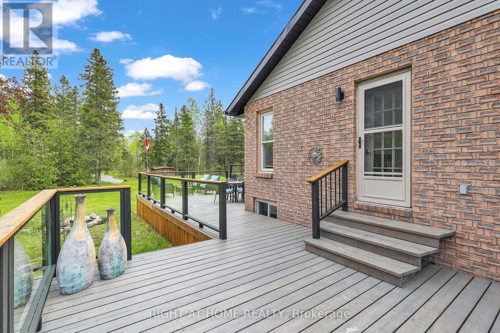 












119 STURGEON GLEN ROAD

,
Kawartha Lakes (Fenelon Falls),




Ontario
K0M1N0

