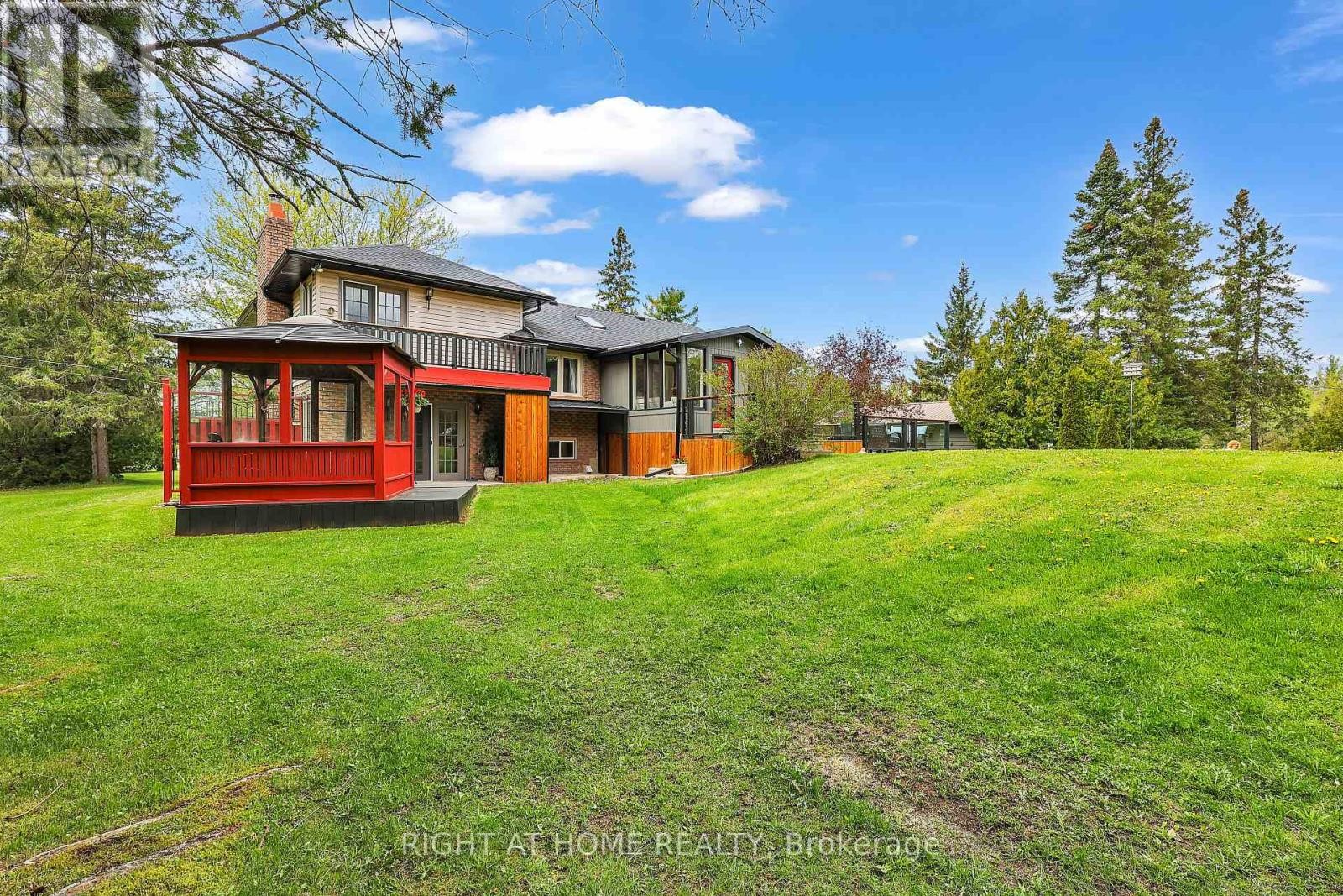 












119 STURGEON GLEN ROAD

,
Kawartha Lakes (Fenelon Falls),




Ontario
K0M1N0

