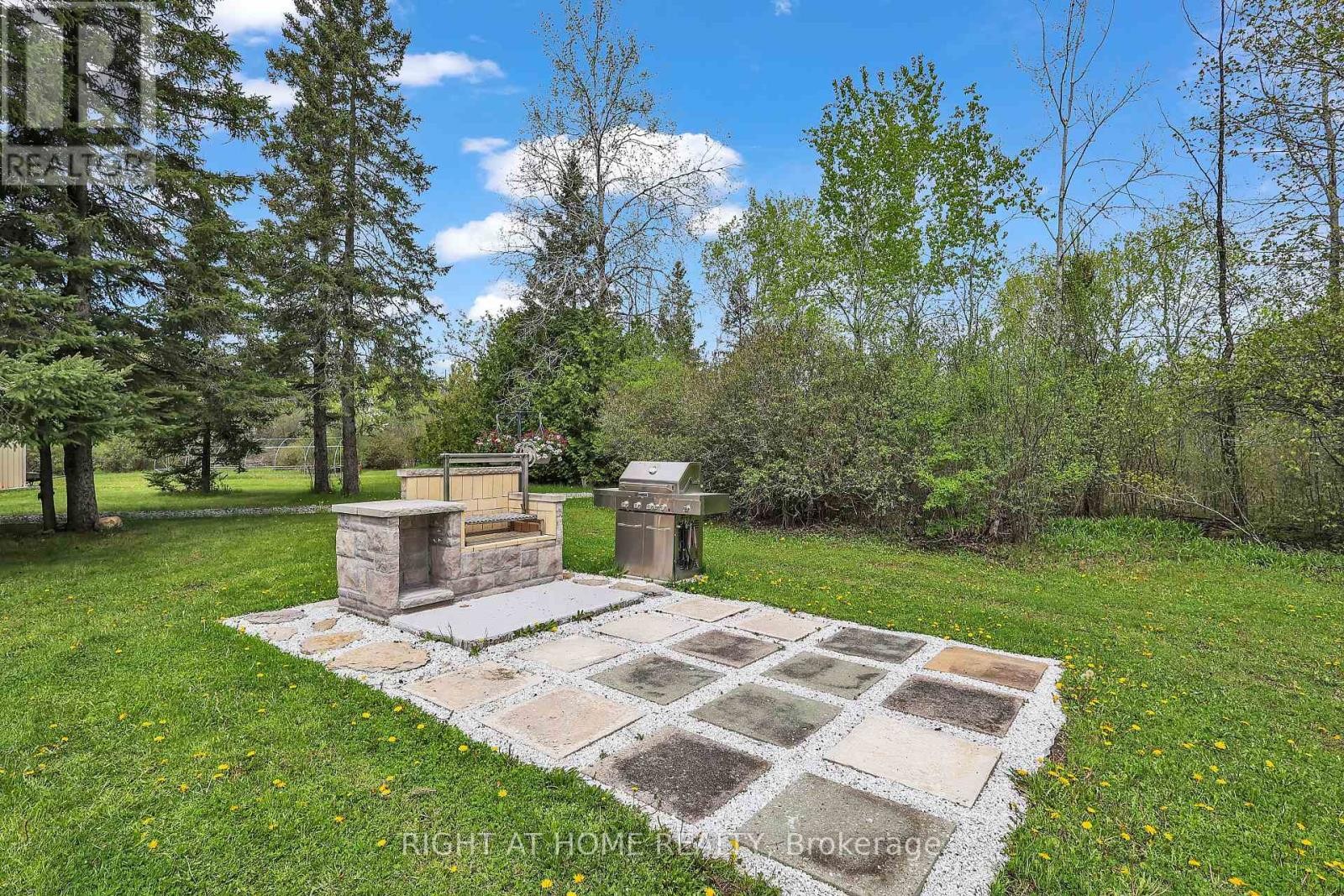 












119 STURGEON GLEN ROAD

,
Kawartha Lakes (Fenelon Falls),




Ontario
K0M1N0

